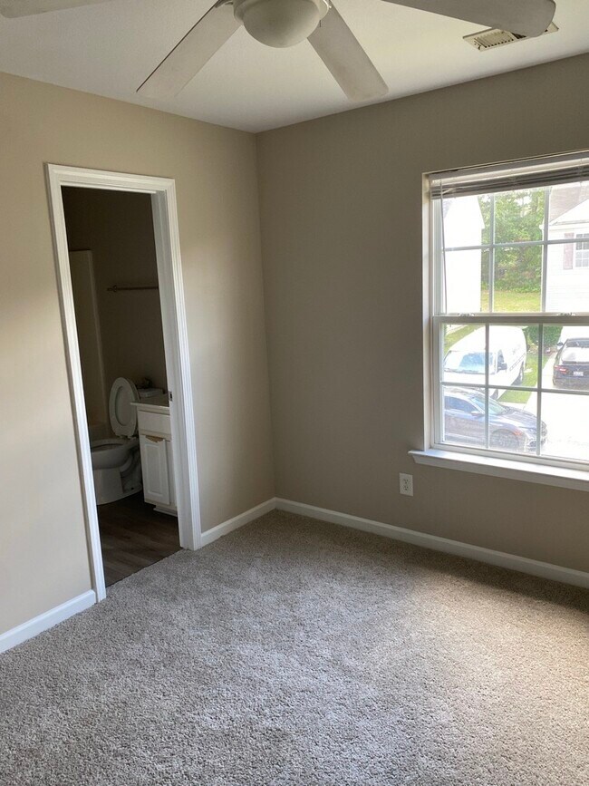 Building Photo - 501 Scarlet Sage Ln
