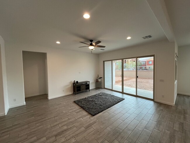 Building Photo - 442 S Jacana Ln