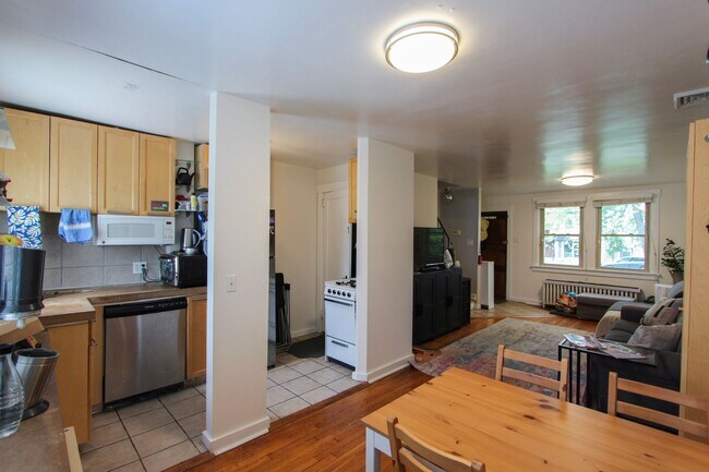 Building Photo - Cherniss Townhouses