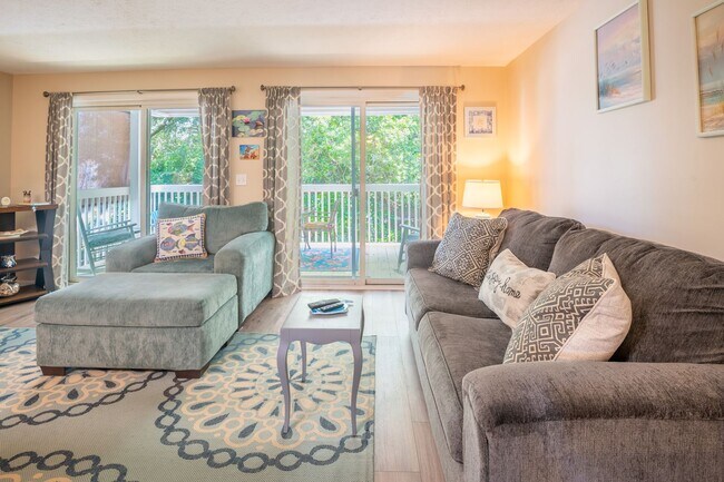 Building Photo - FURNISHED OFF-SEASON MONTHLY RENTAL