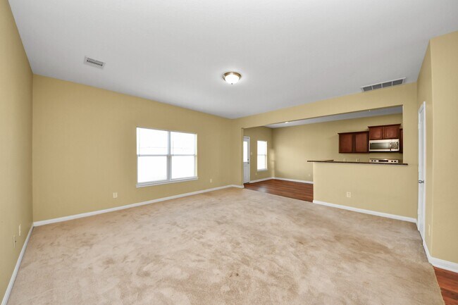 Building Photo - 6915 Primrose Rd