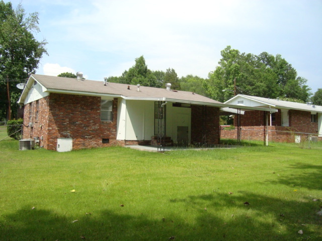 Building Photo - 3BR / 2BA Near Ft Benning