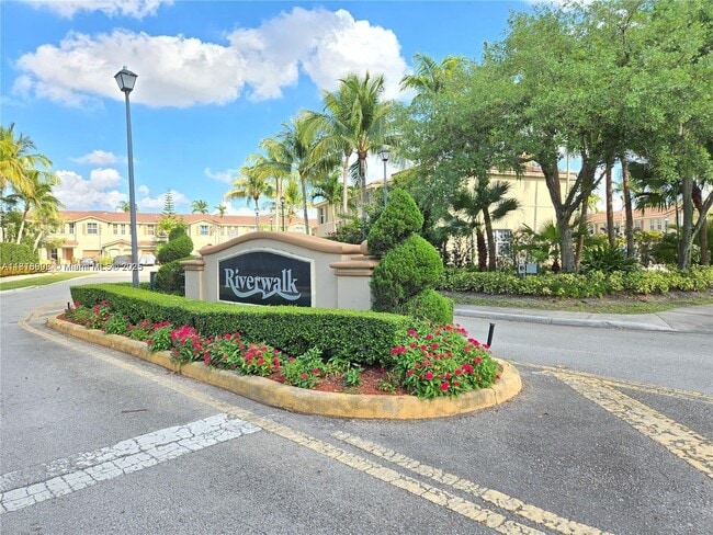 Building Photo - 129 Riverwalk Cir