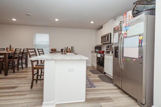 Building Photo - 3102 Heritage Plantation Blvd