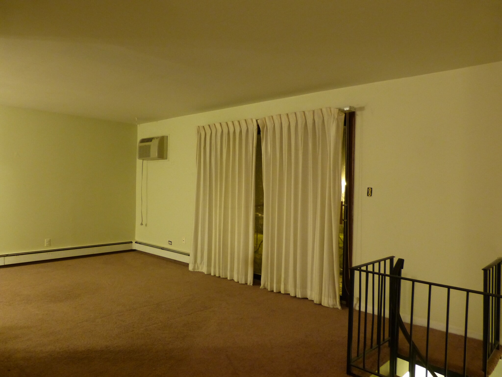Building Photo - 125 W 66th St