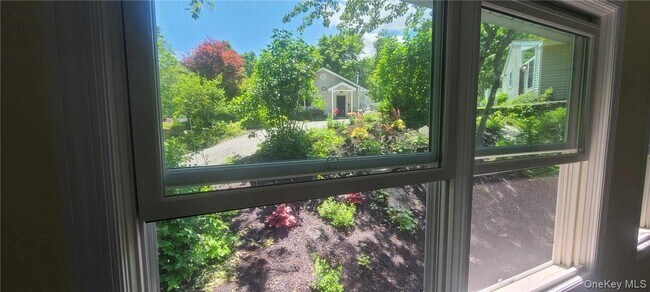 Building Photo - 11 Curry Rd