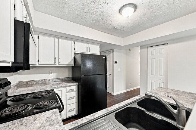 Building Photo - 6007 Polonius Ln