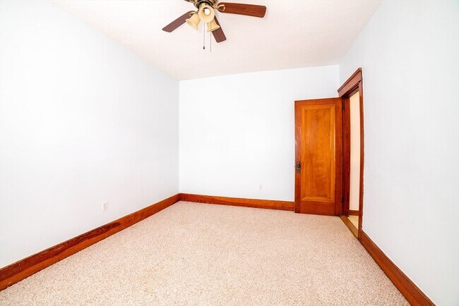 Building Photo - 7 Ridgeland Rd