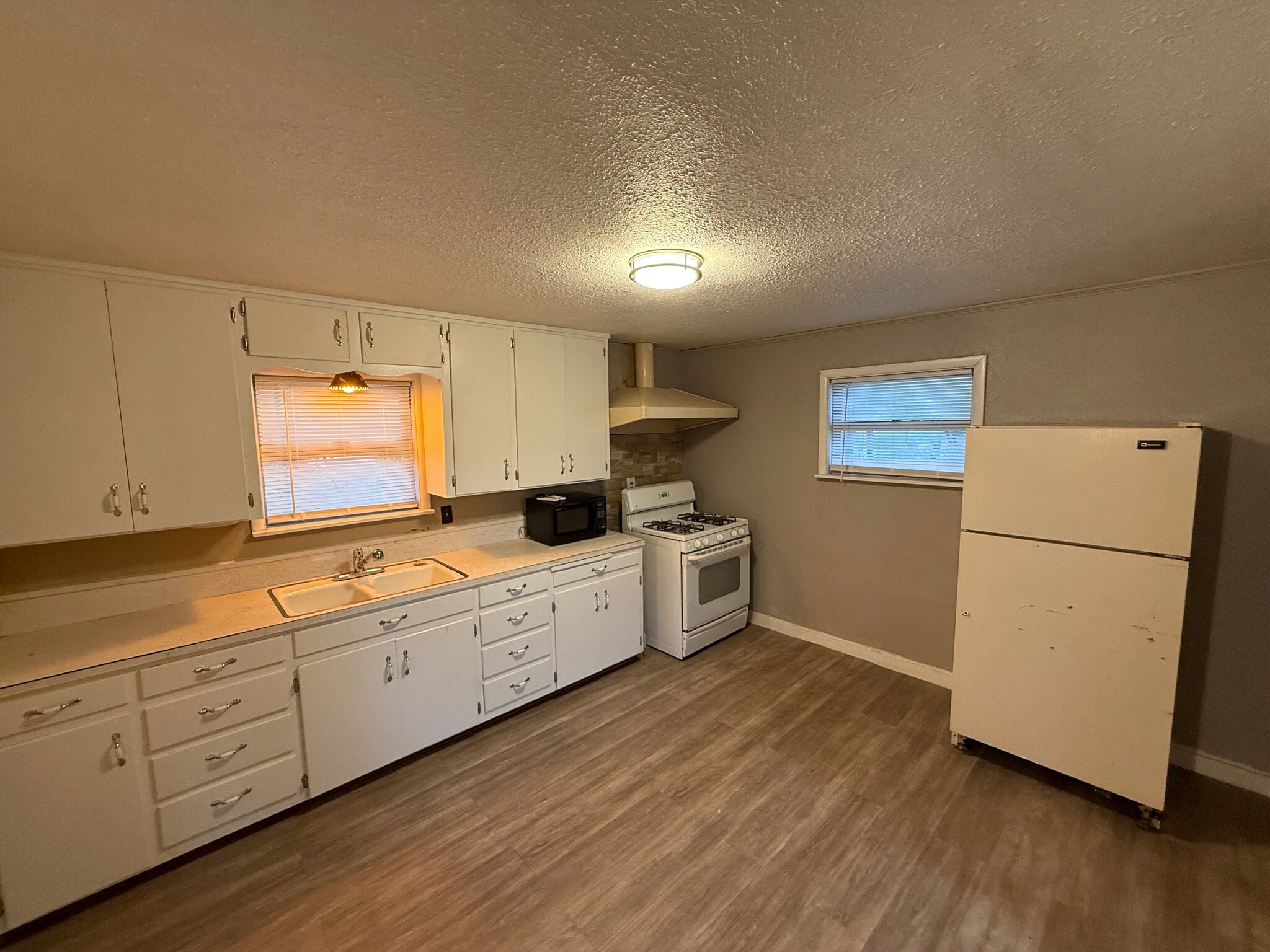 Kitchen - 1019 Twiford St
