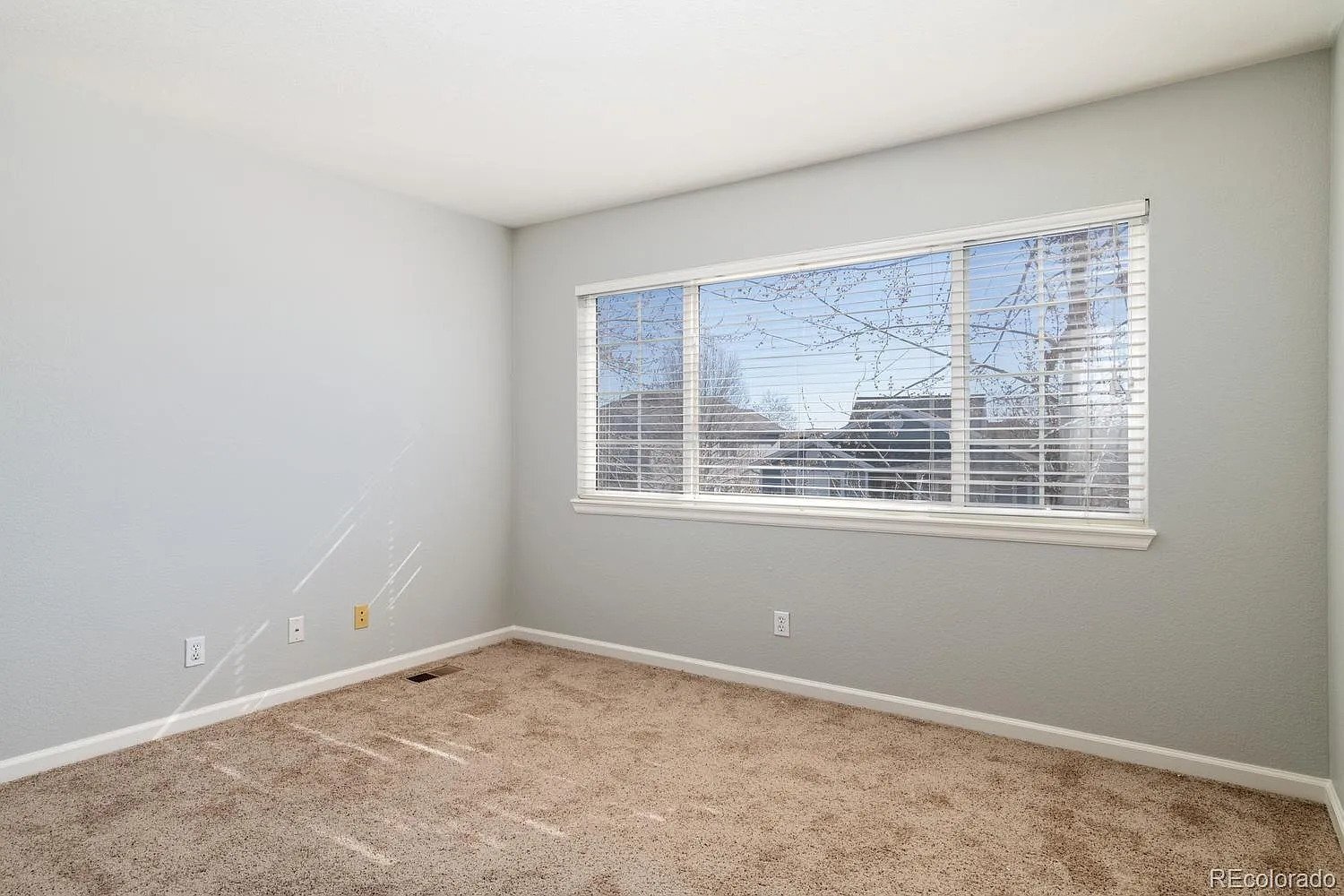 Building Photo - 8094 E Harvard Cir