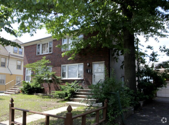 Building Photo - 532-534 Bayway Ave