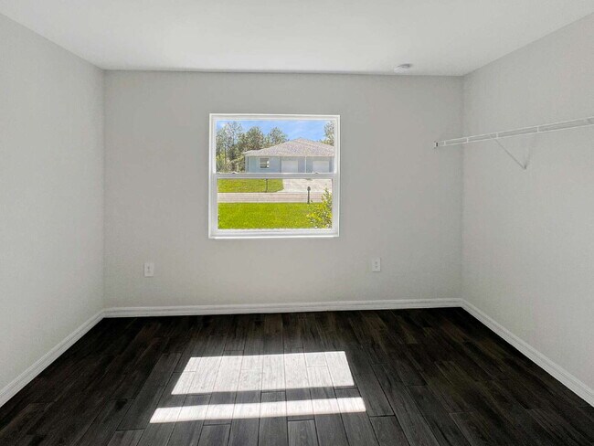 Building Photo - Move-In Special! Half Month FREE – APPLY b...