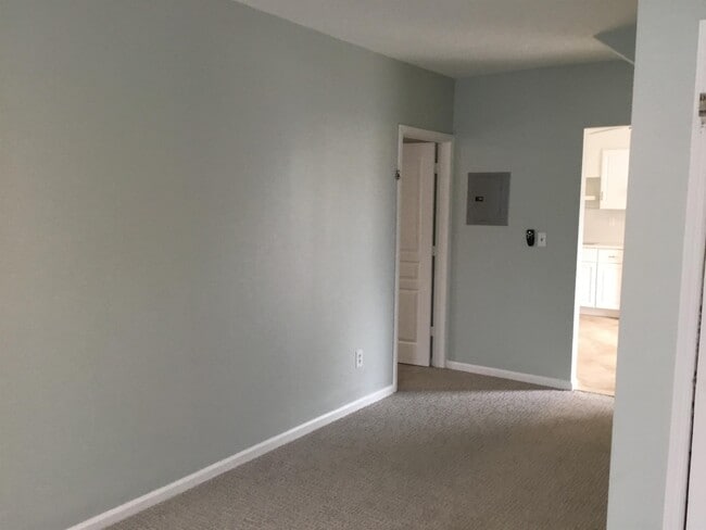 Building Photo - 90 Union Ave