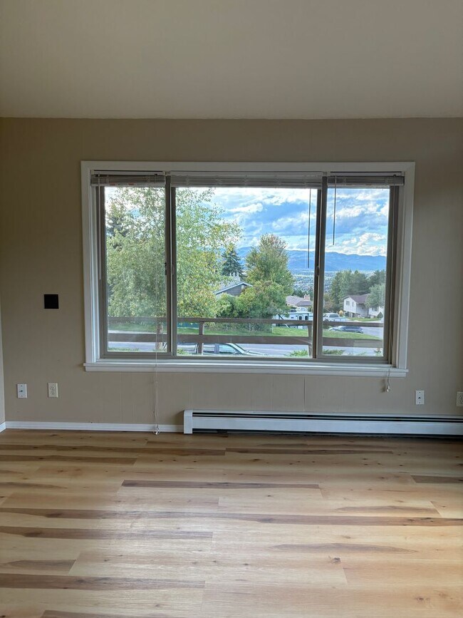 Building Photo - Stunning South Missoula Home with Views fo...