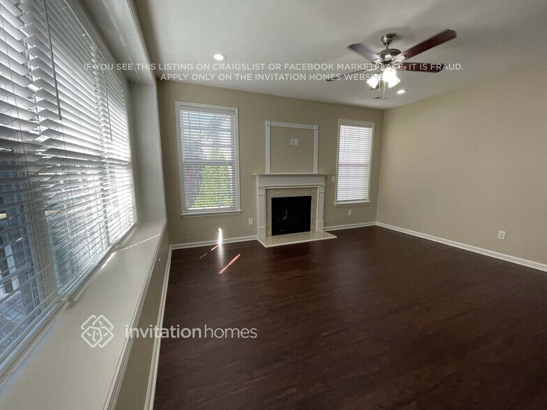 Building Photo - 12231 Fullerton Ct