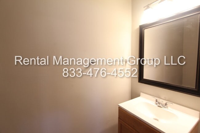 Building Photo - 3 Bedroom 1.5Bath - New On The Market! Better Hurry To See This One!!