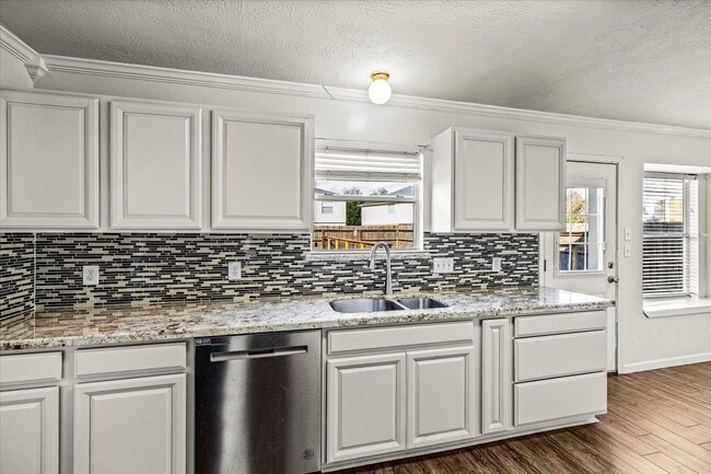 Building Photo - 158 Bristol Bend Ln