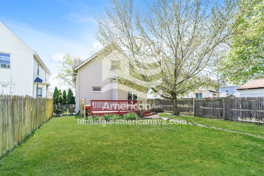 Building Photo - 2635 2nd St NW