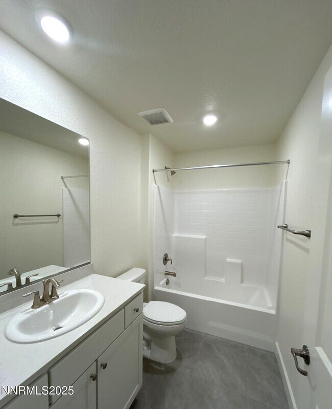 Building Photo - 963 Cascade Range Dr