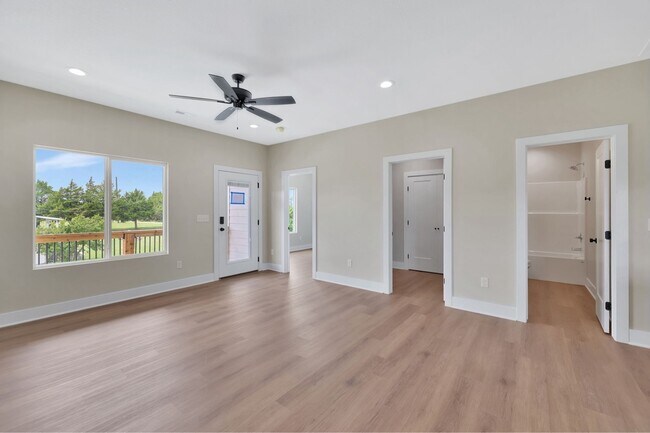 Building Photo - 359 Turnpike Rd