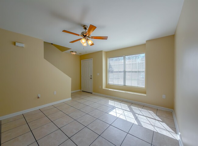 Building Photo - 1558 Devoe St