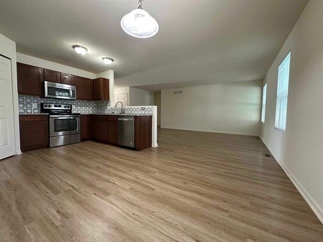 Building Photo - 8118 Cypress Cir