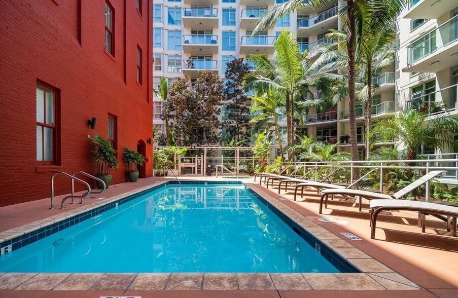 Building Photo - 1431 Pacific Hwy