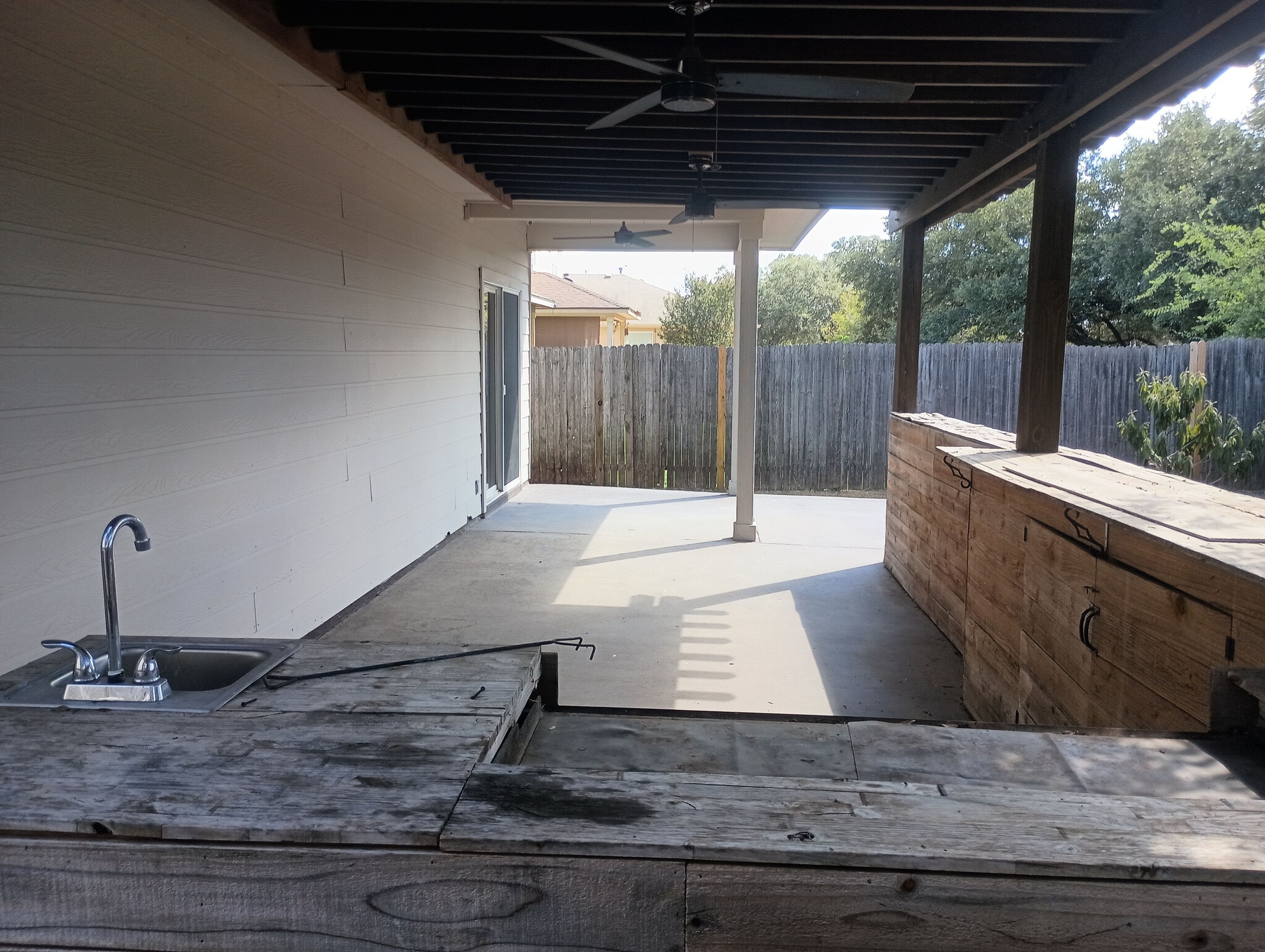 Building Photo - Room in House on Katherine Way