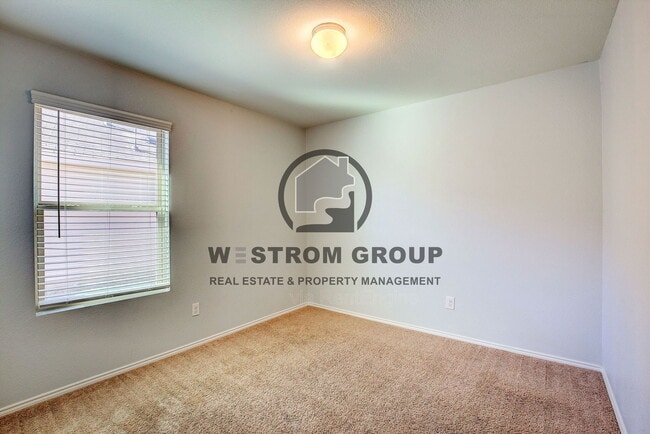 Building Photo - 404 Falling Star Dr