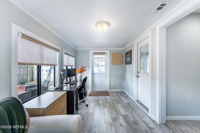 Building Photo - 1170 19th St N