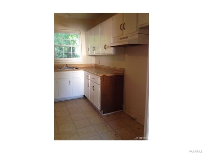 Building Photo - Edgemont