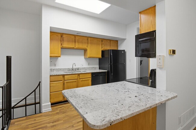 Building Photo - 1448 N Illinois St