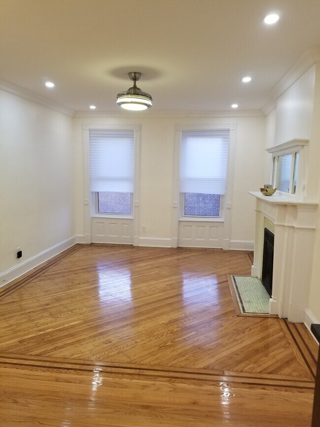 Primary Photo - 121 Brooklyn Ave