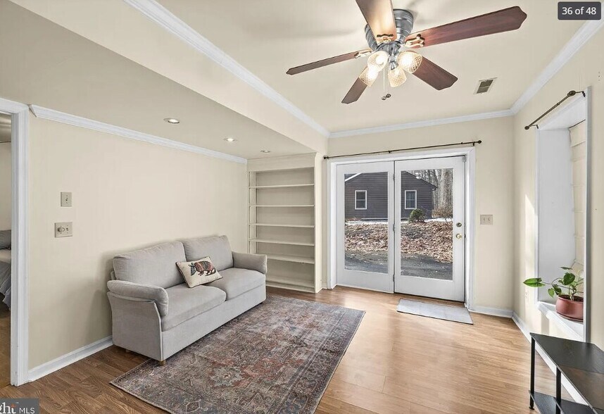 Building Photo - 706 Stonewall Ln