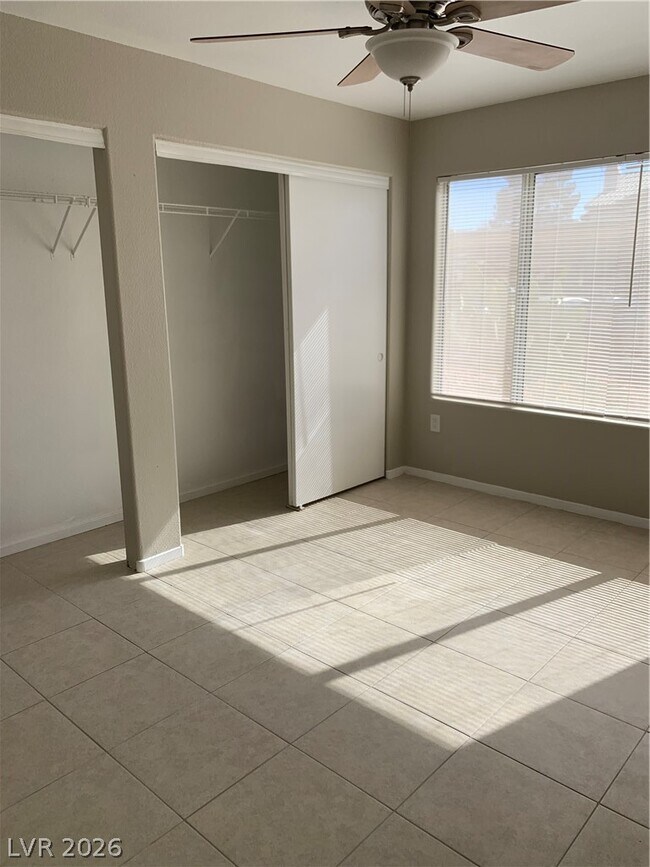 Building Photo - 5710 E Tropicana Ave