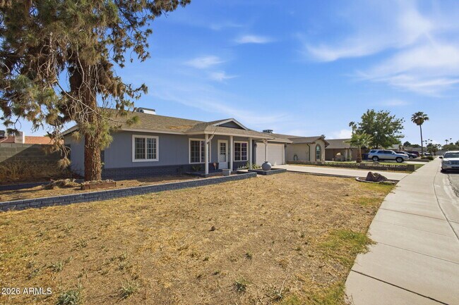 Building Photo - 2329 E Concorda Dr