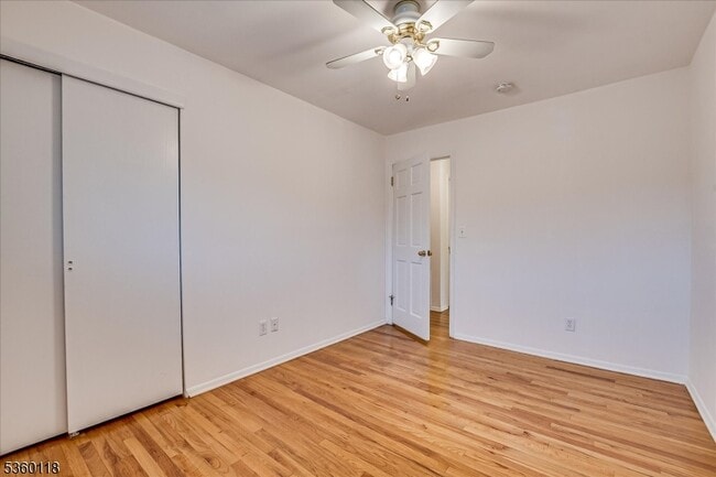 Building Photo - 18 Van Buren Ave