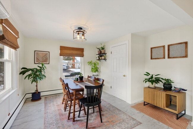 Building Photo - 3BR Cape Available 2/1