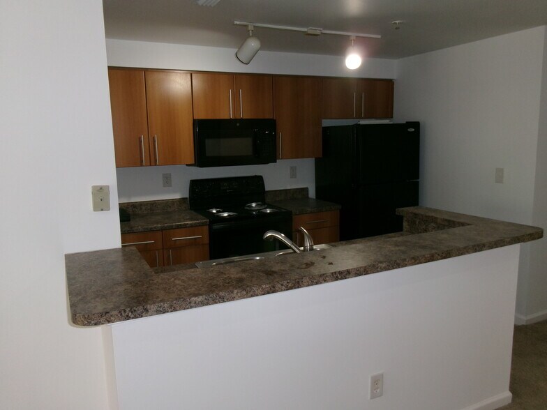Building Photo - 5980 W Sample Rd