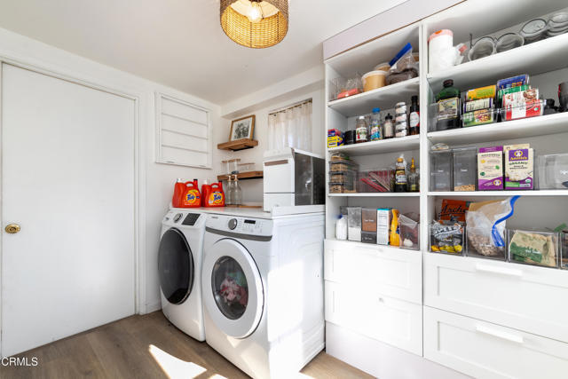 Building Photo - 2960 Royal Oaks Dr