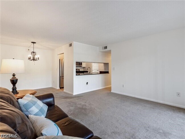 Building Photo - 9540 Green Cypress Ln