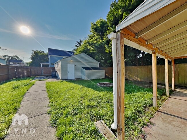 Building Photo - 928 Heyl Ave