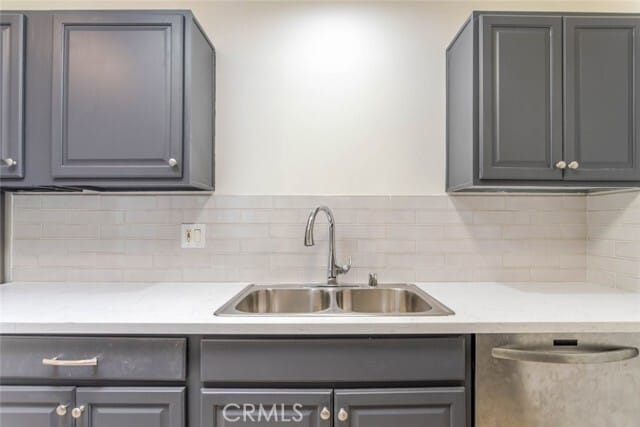 Building Photo - 20026 Kittridge St