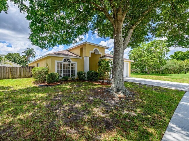 Building Photo - 1407 Wakefield Dr