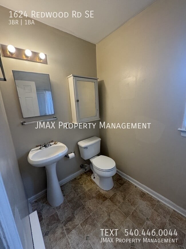 Building Photo - 1624 Redwood Rd SE