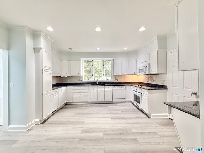 Building Photo - 23 Houston Terrace