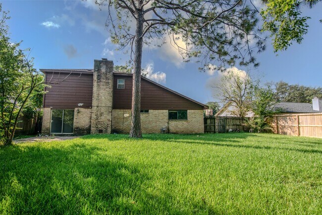 Building Photo - 1027 Montour Dr