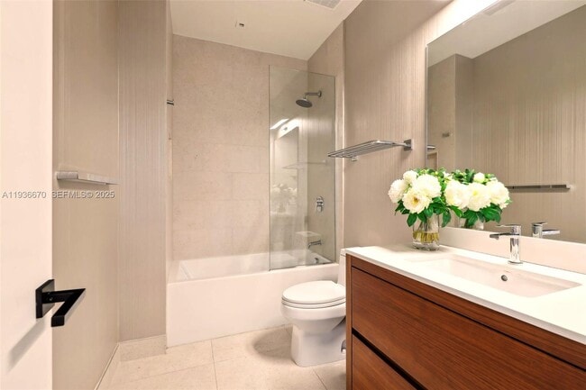 Building Photo - 3581 E Glencoe St