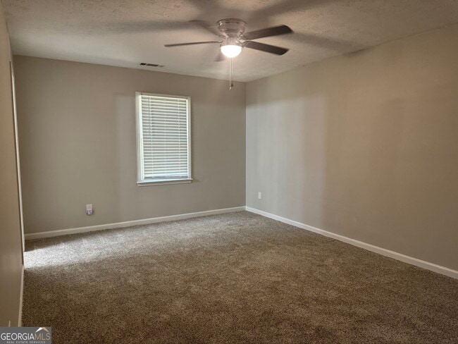 Building Photo - 452 Lexington Dr