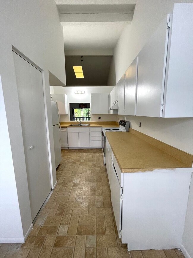 Building Photo - Spacious 2Bed/2Bath Condo for Rent!! Sarasota